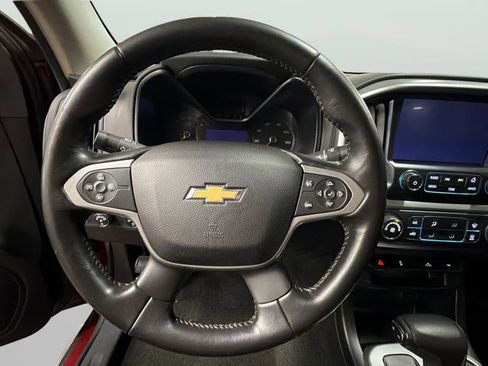 Used 2017 Chevrolet Colorado LT w/ LT Convenience Package image 11