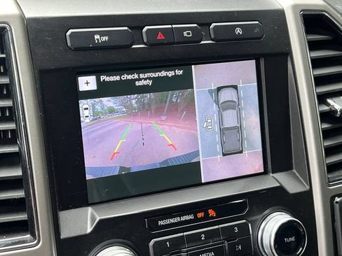 Used 2019 Ford F150 Lariat w/ Equipment Group 502A Luxury AWD/4WD image 32