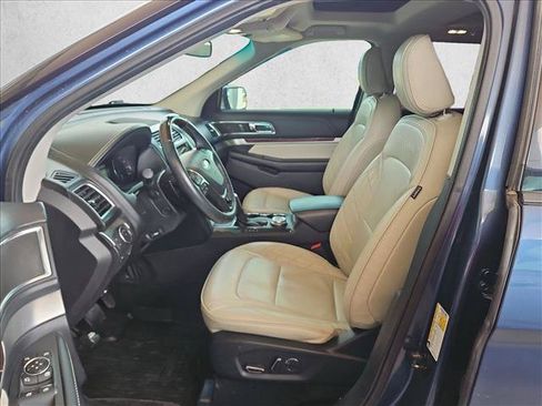 Used 2018 Ford Explorer Platinum AWD/4WD image 17