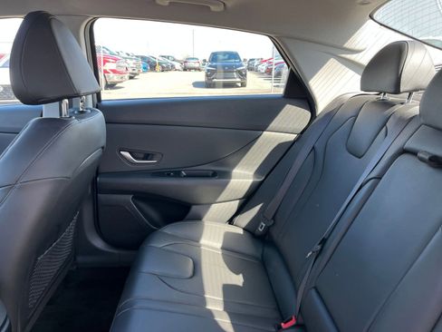 Used 2025 Hyundai Elantra Limited image 41