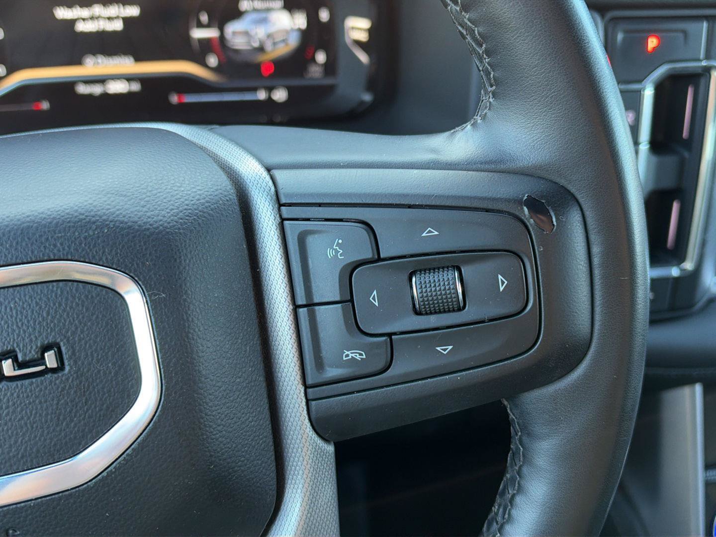 Used 2023 GMC Yukon Denali AWD/4WD image 18