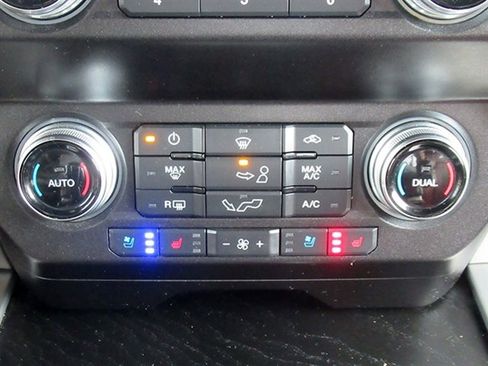 Used 2020 Ford F150 Platinum w/ Technology Package image 29