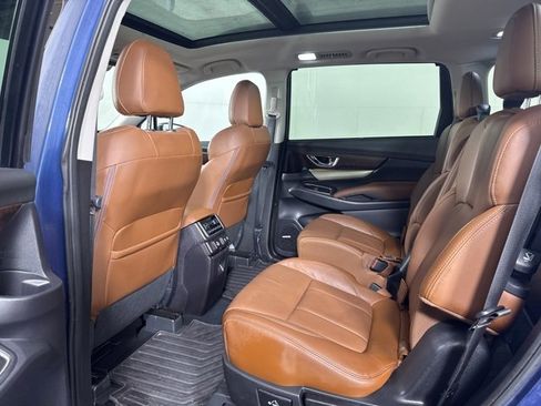 Used 2019 Subaru Ascent Touring w/ Popular Package #2A image 12