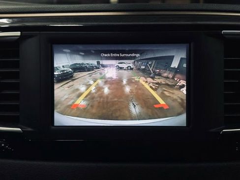 Used 2023 Chrysler Voyager LX image 38