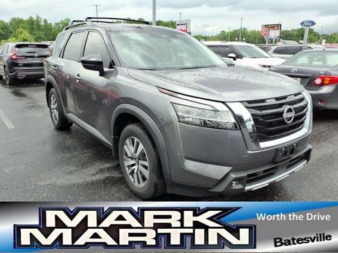 Used 2022 Nissan Pathfinder SL FWD image 1