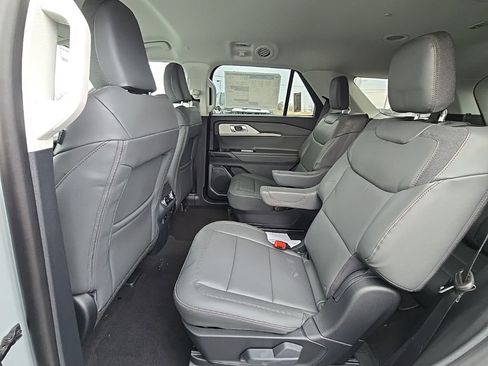 New 2026 Ford Explorer Active w/ Active Comfort Package image 37