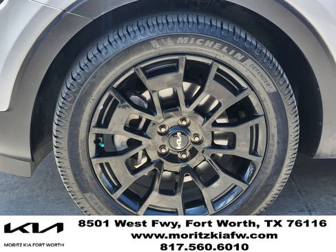 Used 2022 Kia Telluride SX w/ SX Prestige Package AWD/4WD image 9