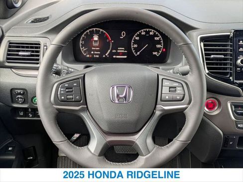 Certified 2025 Honda Ridgeline RTL image 15