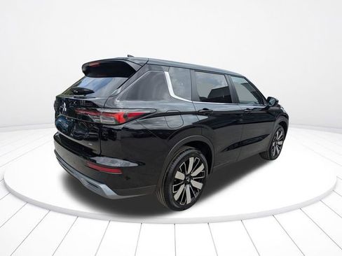 New 2026 Mitsubishi Outlander SE image 4