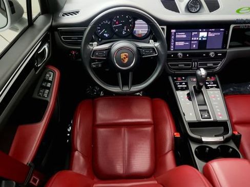 Used 2024 Porsche Macan w/ Premium Plus Package AWD/4WD image 50