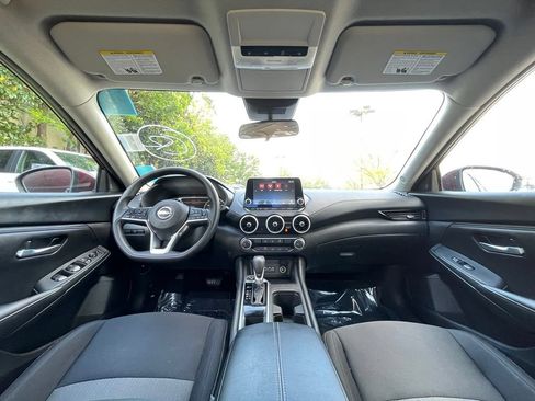 Used 2025 Nissan Sentra SV FWD image 31