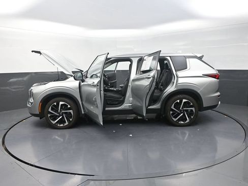 Used 2023 Mitsubishi Outlander SE AWD/4WD image 32