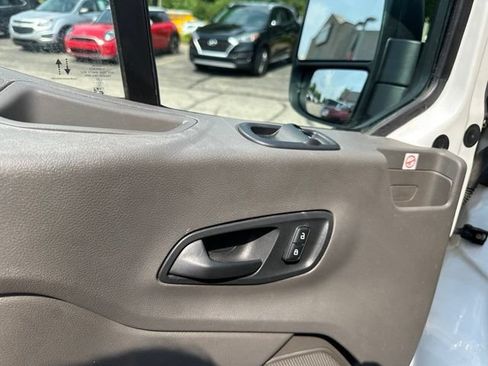Used 2020 Ford Transit 250 Low Roof RWD image 22