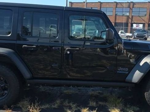 Used 2023 Jeep Wrangler Unlimited w/ Cold Weather Group AWD/4WD image 8