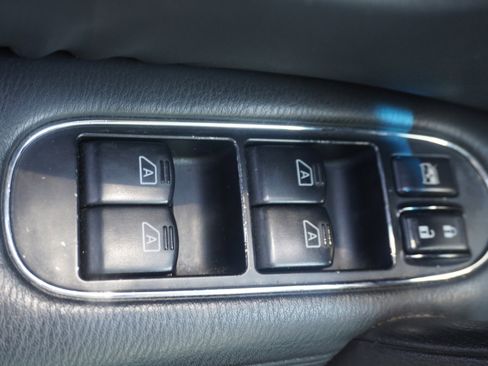 Used 2011 INFINITI QX56 4WD w/ Deluxe Touring Pkg image 33