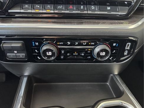 Used 2022 Chevrolet Silverado 1500 LTZ w/ LTZ Convenience Package II AWD/4WD image 21