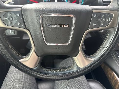 Used 2019 GMC Yukon XL Denali w/ Denali Ultimate Package AWD/4WD image 23