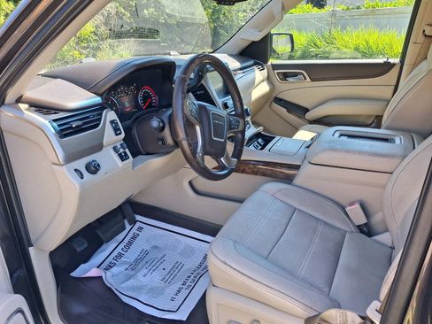 Used 2016 GMC Yukon XL Denali RWD image 10
