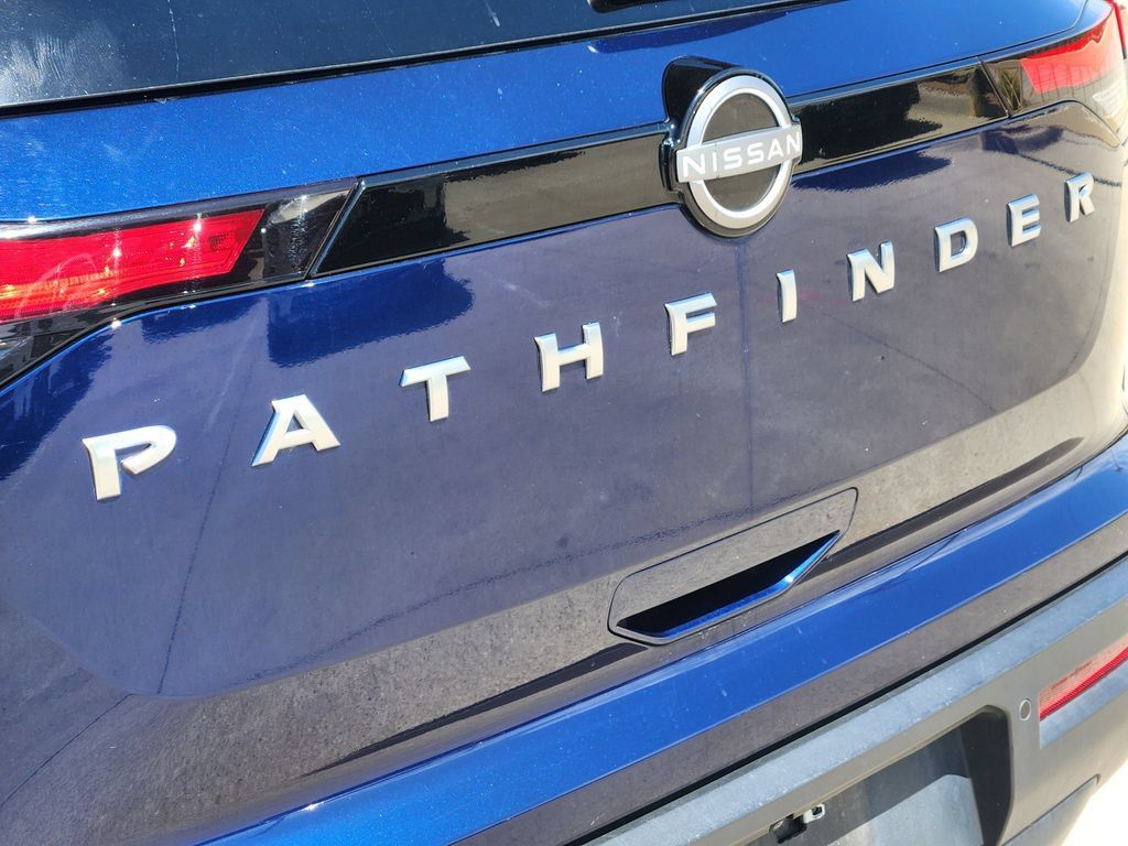 Used 2025 Nissan Pathfinder SV FWD image 20