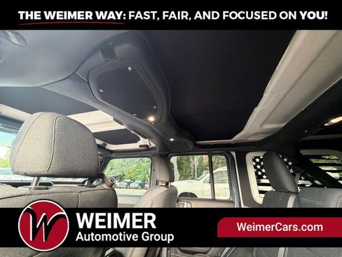 Used 2024 Jeep Wrangler Unlimited Sahara w/ Technology Group AWD/4WD image 19