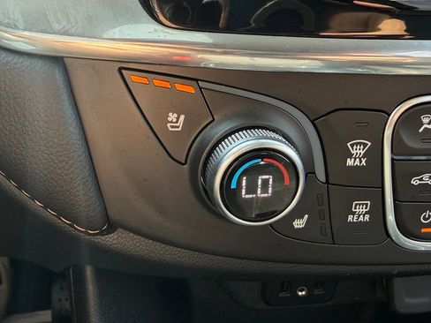 Used 2019 Chevrolet Traverse Premier AWD/4WD image 3