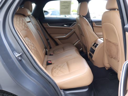 Used 2021 Jaguar F-PACE S image 21