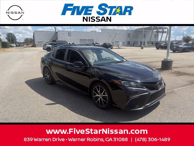 Used 2024 Toyota Camry SE FWD image 1