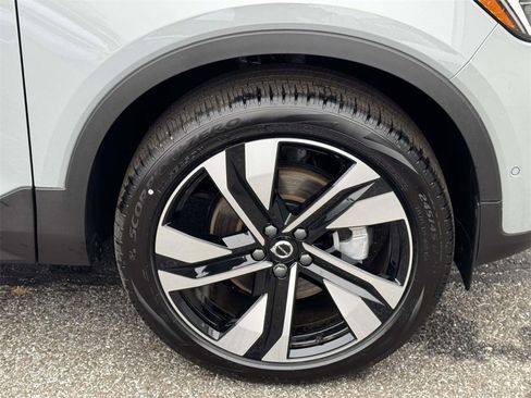 Used 2025 Volvo XC40 B5 Ultra w/ Protection Package Premier image 6