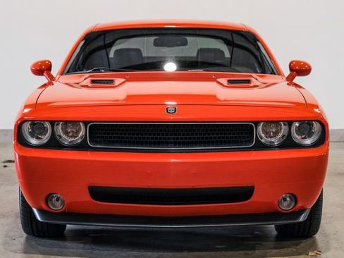 Used 2009 Dodge Challenger R/T image 2