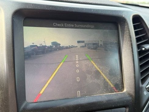 Used 2014 Jeep Cherokee Limited AWD/4WD image 3