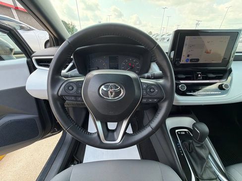 Used 2025 Toyota Corolla SE FWD image 13