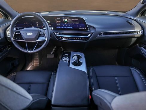 Certified 2024 Cadillac Lyriq Tech w/ Driver Assist Package image 24