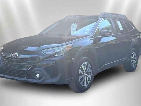 Certified 2025 Subaru Outback Premium AWD/4WD image 3