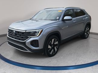 Used 2024 Volkswagen Atlas Cross Sport SE w/ Panoramic Sunroof Package video 1