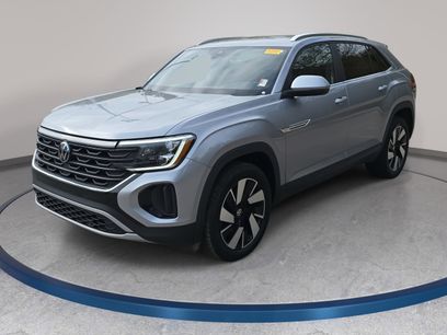 Used 2024 Volkswagen Atlas Cross Sport SE w/ Panoramic Sunroof Package