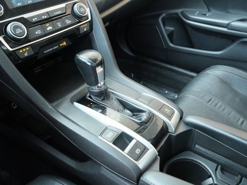 Used 2020 Honda Civic Touring image 21