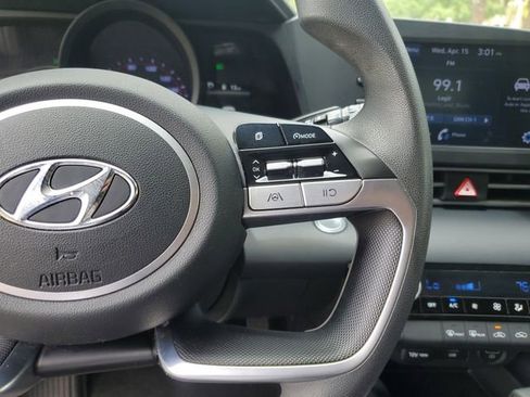 Used 2022 Hyundai Elantra SEL w/ Cargo Package FWD image 24