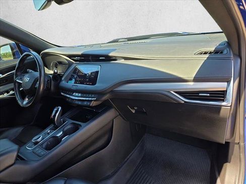 Used 2021 Cadillac XT4 Premium Luxury FWD image 22