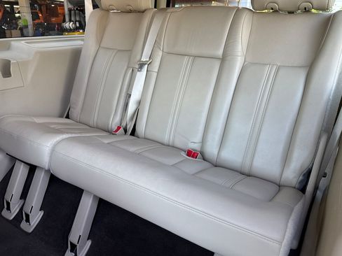 Used 2015 Lincoln Navigator L 4WD w/ Equipment Group 101A Reserve image 16