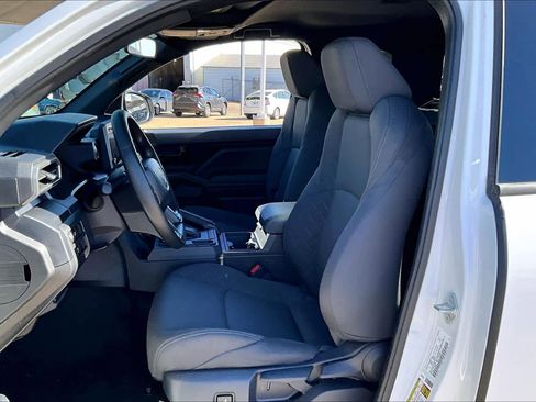 Used 2024 Toyota Tacoma SR image 8