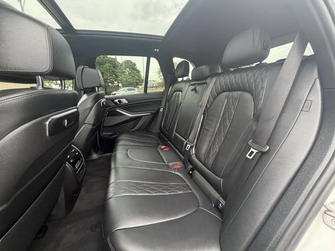Used 2025 BMW X5 xDrive50e w/ Climate Comfort Package AWD/4WD image 17