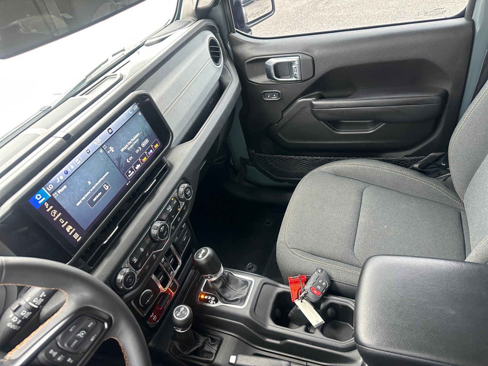 Used 2024 Jeep Wrangler Unlimited AWD/4WD image 21