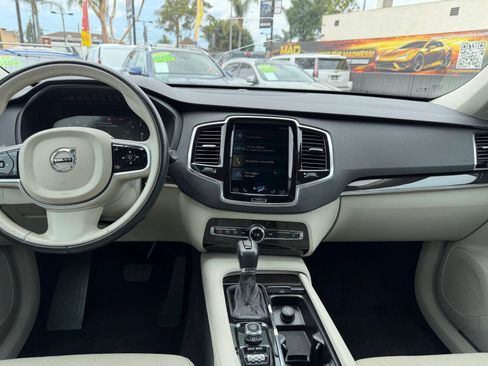 Used 2018 Volvo XC90 T6 Momentum w/ Convenience Package AWD/4WD image 9