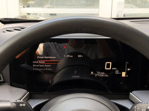 Used 2025 Nissan Kicks S AWD/4WD image 33