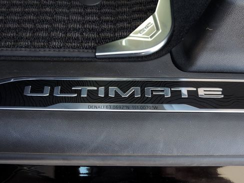 Certified 2026 GMC Sierra 3500 Denali Ultimate AWD/4WD image 19