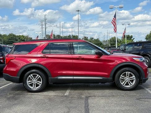 Used 2022 Ford Explorer XLT w/ Equipment Group 202A AWD/4WD image 4