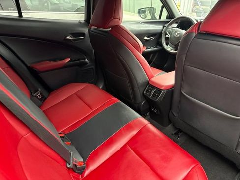 Used 2019 Lexus UX 200 F Sport w/ F Sport Premium Package FWD image 5