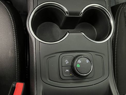 Used 2024 GMC Terrain SLE image 24