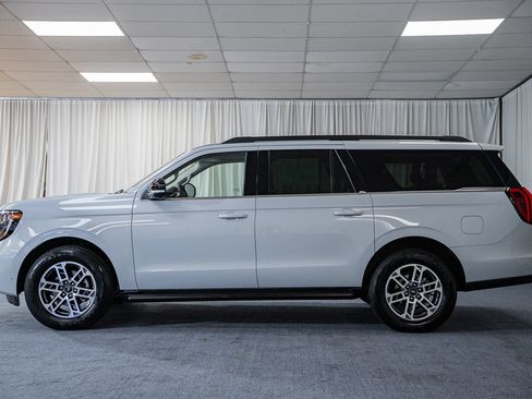 Used 2025 Ford Expedition Max Active RWD image 4