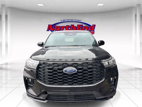 Used 2025 Ford Explorer ST-Line w/ ST-Line Street Pack image 7